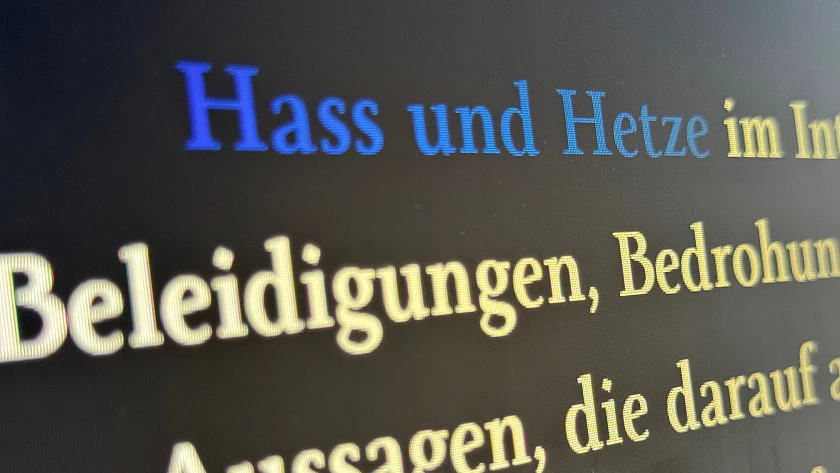 Desktop-Ausschnitt mit Begriffen wie Hass und Hetze