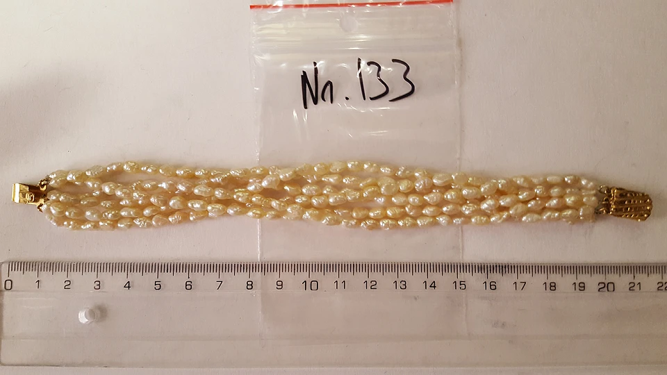 Asservat 133: Kette mit sechs Perlenreihen