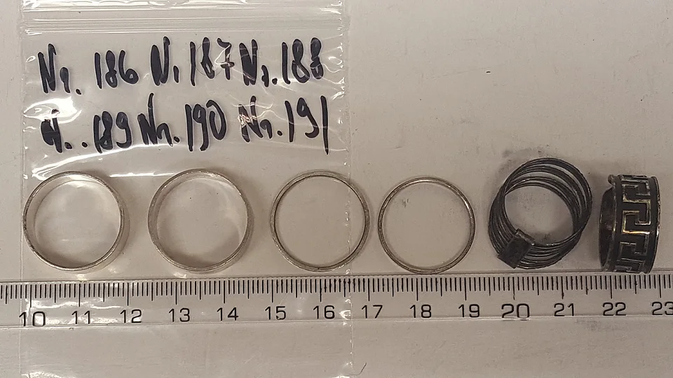Asservate 186 bis 191: Diverse Ringe