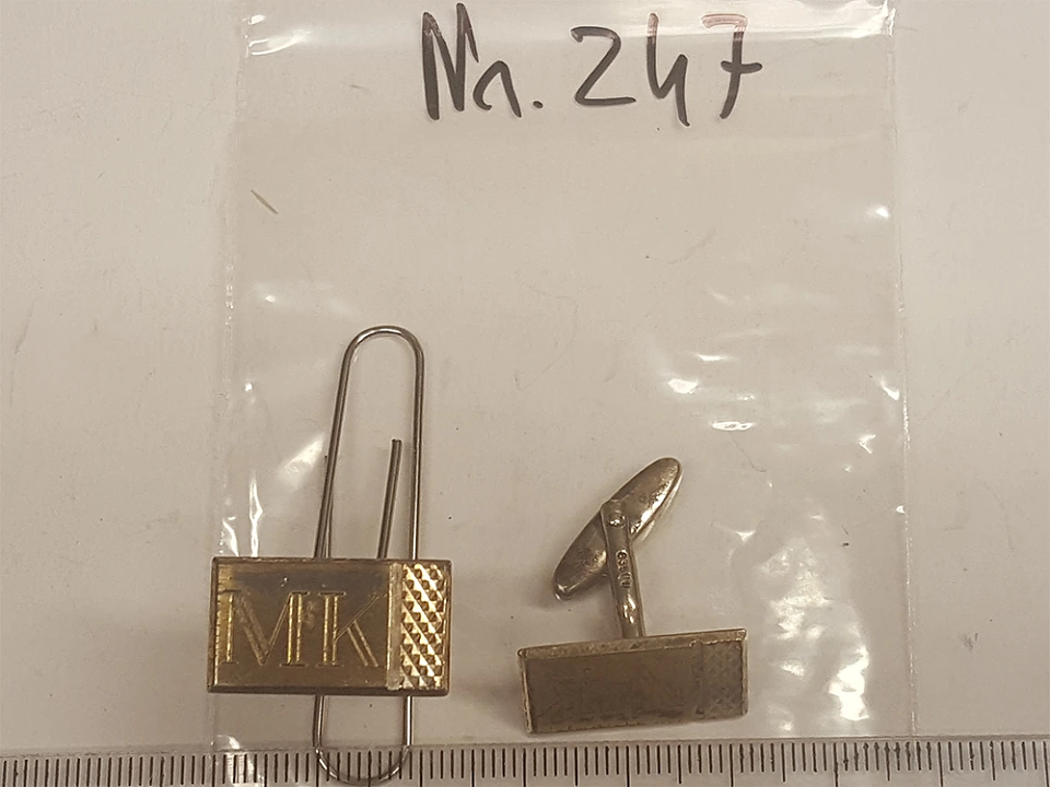 Asservat 247: Manschettenkn&ouml;pfe / Initialien: MK