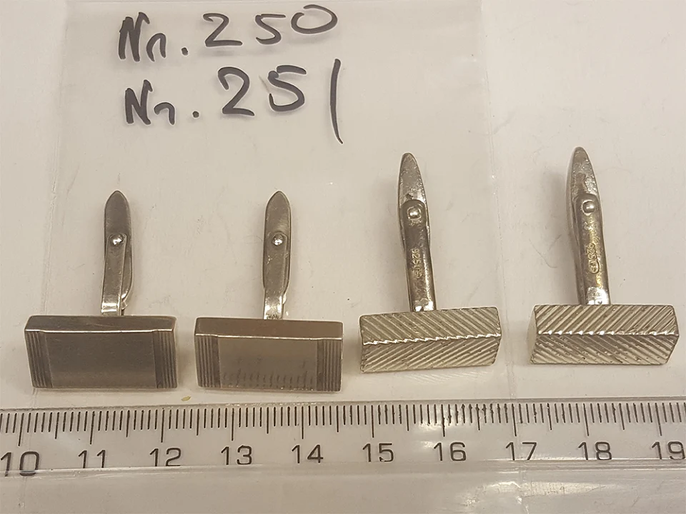 Asservate 250 bis 251: Manschettenkn&ouml;pfe / einmal aus 925 Silber