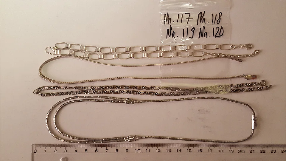 Asservat 117 bis 120: Diverse Ketten
