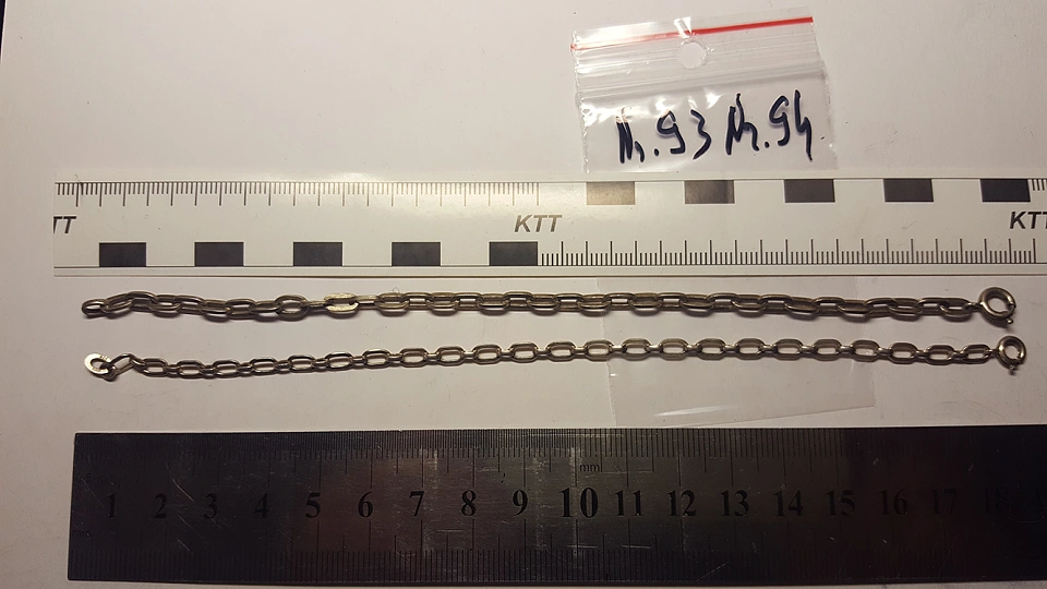 Asservate 93 bis 94: zwei Ketten